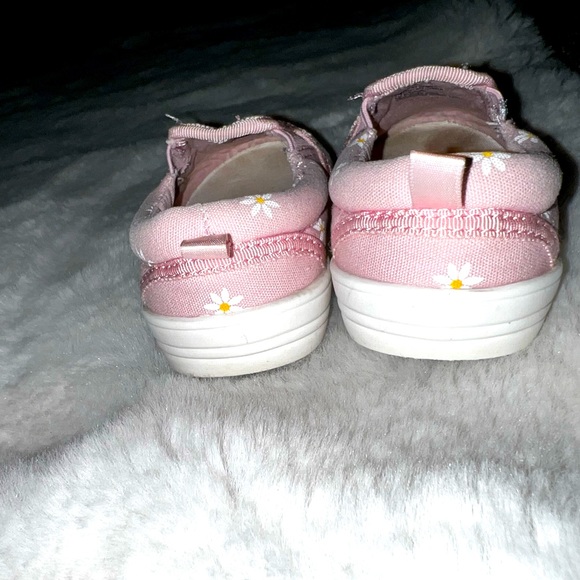 Size 6 - Picture 1 of 3